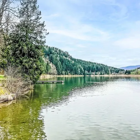 Wolf By Interhome Санкт-Урбан