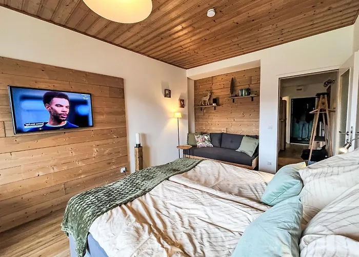 Wolf By Interhome * 圣乌尔班